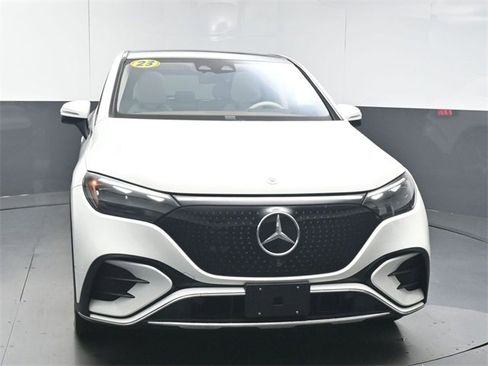 Used 2023 Mercedes-Benz EQE 500 4MATIC SUV image 3