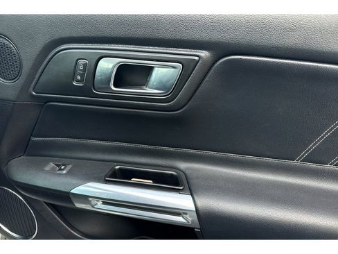 Used 2019 Ford Mustang Premium image 17