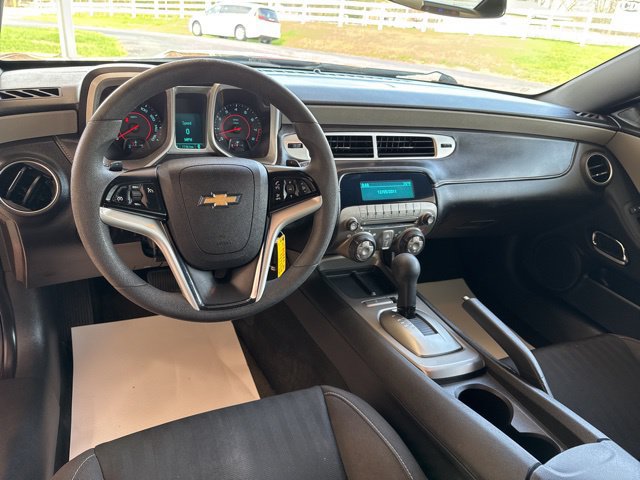 Used 2015 Chevrolet Camaro LS RWD image 17