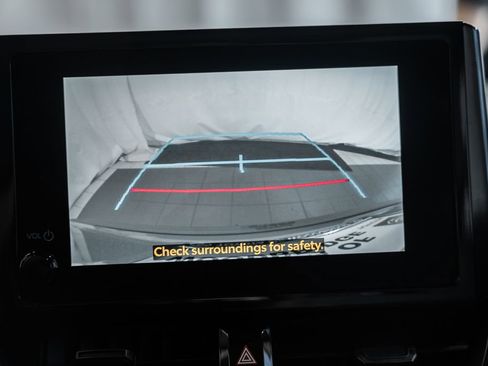 Used 2024 Toyota Corolla Cross L FWD image 29