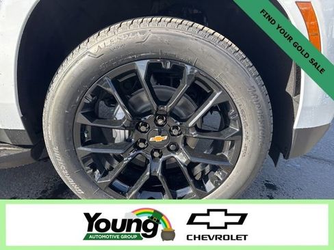 New 2026 Chevrolet Suburban Premier image 9