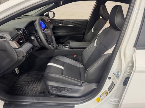 Used 2026 Toyota Camry SE image 14