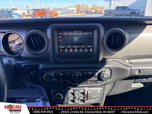 Used 2022 Jeep Wrangler Unlimited Sport image 17