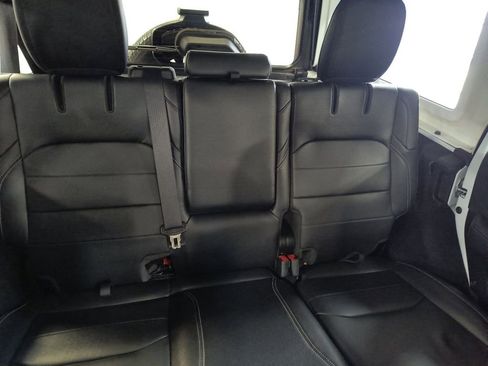 Used 2022 Jeep Wrangler Unlimited Sahara w/ Cold Weather Group image 18