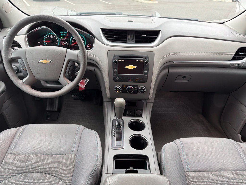 Used 2017 Chevrolet Traverse LS FWD image 11