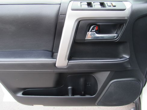Used 2022 Toyota 4Runner SR5 Premium w/ Moonroof Package AWD/4WD image 12
