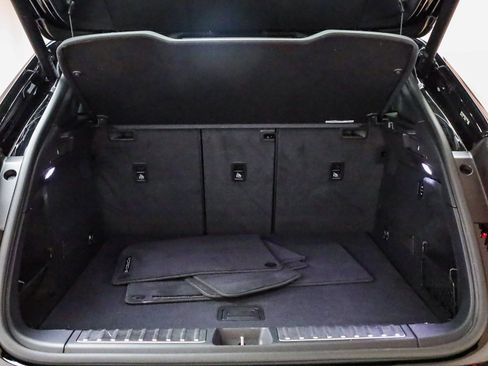 Used 2025 Porsche Macan Electric image 31