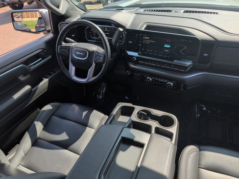 Used 2025 GMC Sierra 1500 SLT AWD/4WD image 9