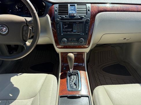 Used 2006 Cadillac DTS Luxury I w/ Sun And Sound Package image 19