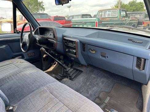 Used 1987 Ford F250 4x4 Regular Cab image 10