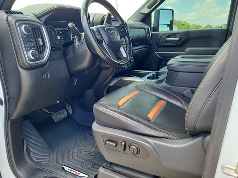 Used 2020 GMC Sierra 2500 AT4 w/ AT4 Premium Package image 13