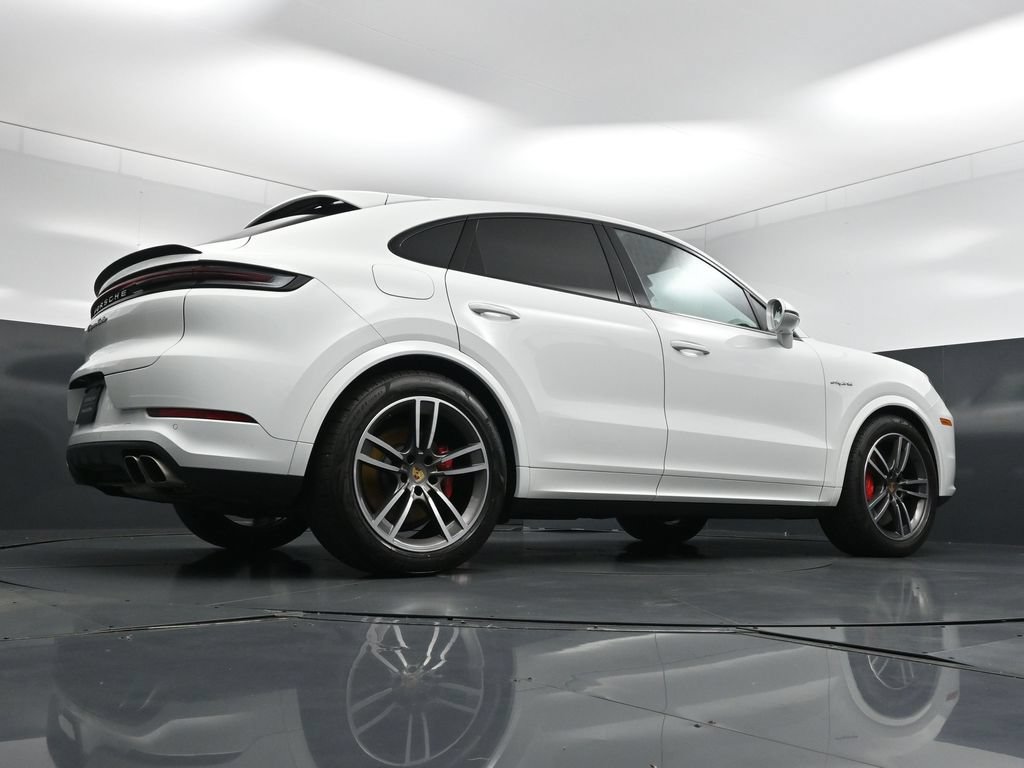 Used 2024 Porsche Cayenne Turbo AWD/4WD image 27