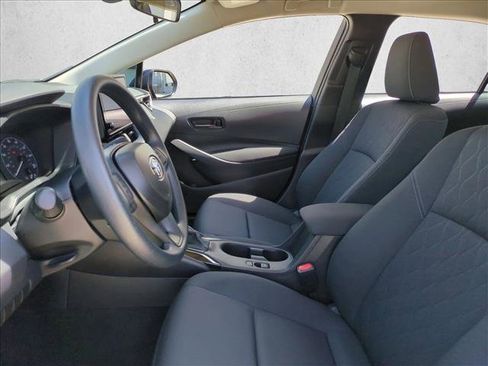 Used 2025 Toyota Corolla LE FWD image 15