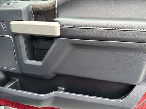 Used 2022 Ford F250 Lariat w/ Black Appearance Package image 14