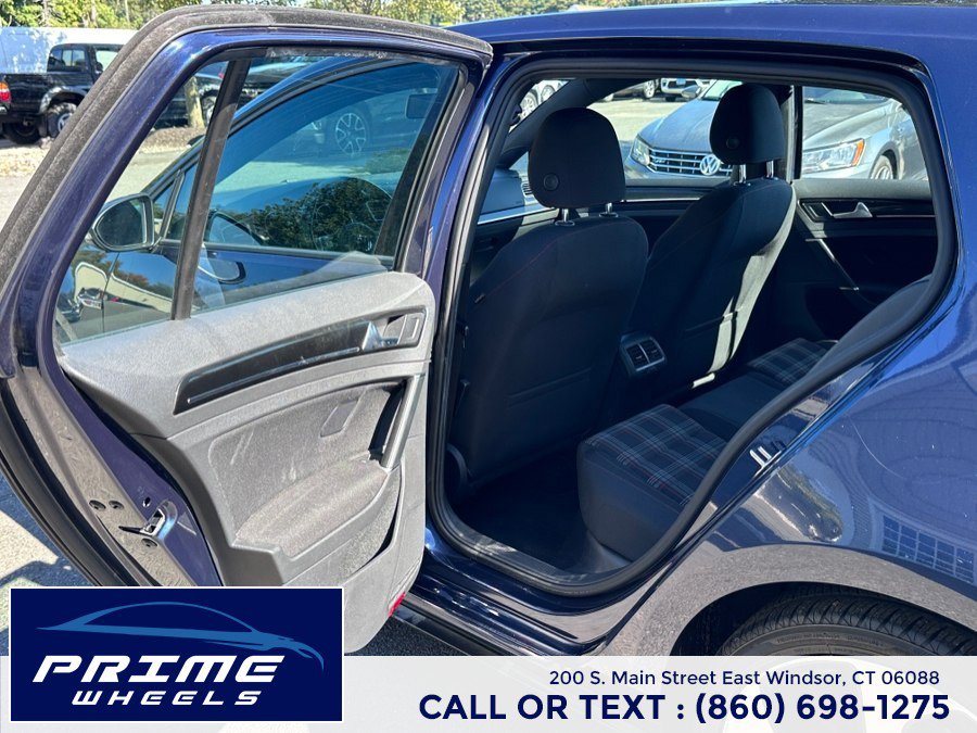 Used 2017 Volkswagen GTI SE FWD image 11