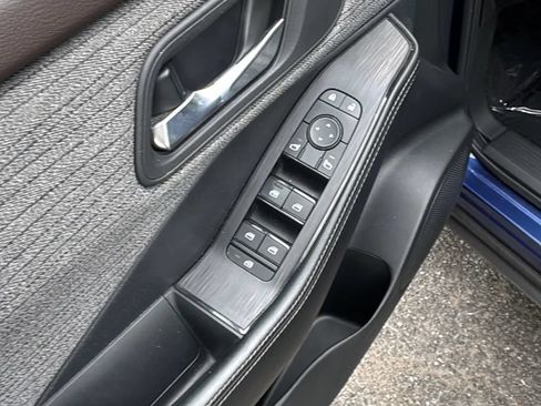 Used 2023 Nissan Rogue SV AWD/4WD image 10