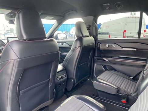 Used 2025 Ford Explorer ST-Line image 15