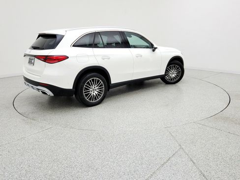 Used 2025 Mercedes-Benz GLC 300 image 5