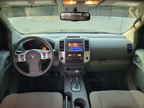 Used 2021 Nissan Frontier SV w/ Midnight Edition Floor Mats RWD image 9