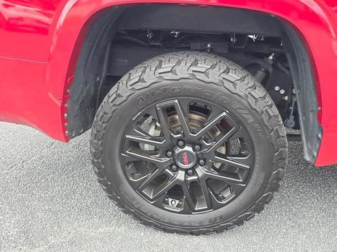 Used 2022 Toyota Tundra SR5 w/ TRD Sport Package AWD/4WD image 31