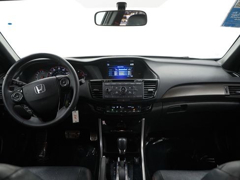 Used 2017 Honda Accord Sport Special Edition image 13