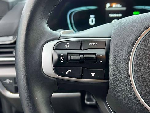 Used 2025 Kia Sportage EX image 20