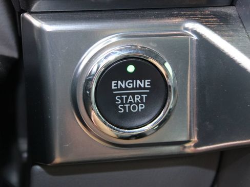 Used 2023 Ford F150 Lariat AWD/4WD image 27