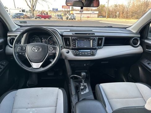 Used 2018 Toyota RAV4 XLE image 31