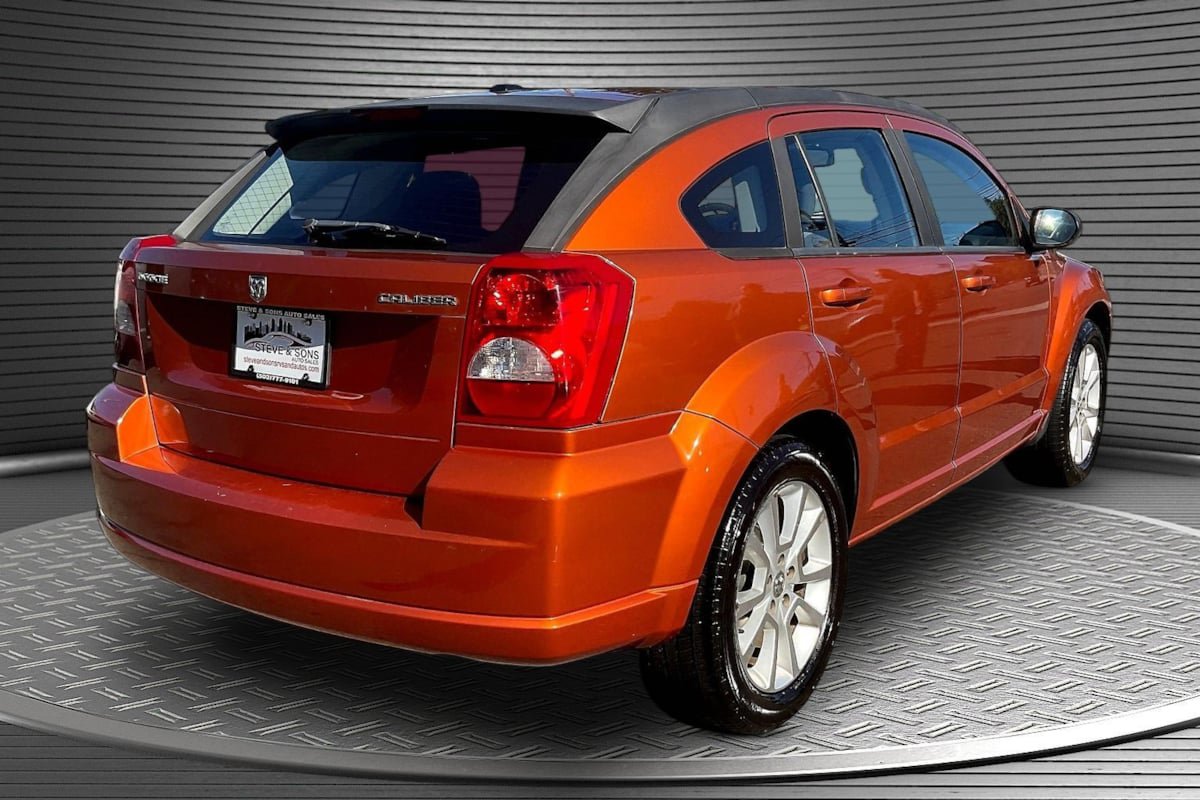 Used 2011 Dodge Caliber Heat FWD image 6