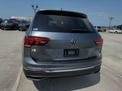 Used 2023 Volkswagen Tiguan SE FWD image 8