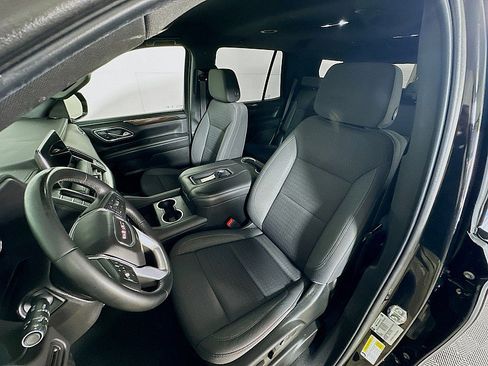 Used 2023 GMC Yukon SLE w/ Gmc Pro Safety Plus Package image 11