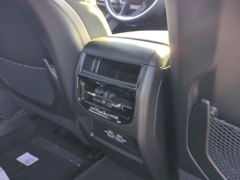 New 2025 Jeep Grand Cherokee Laredo image 31