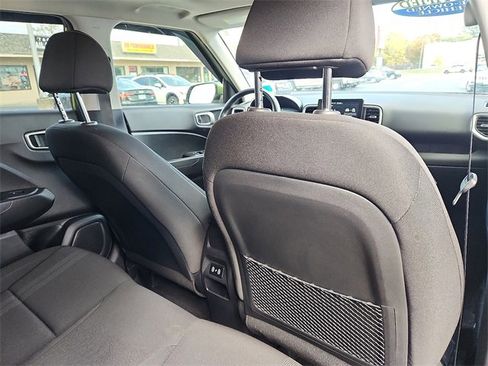 Certified 2024 Hyundai Venue SEL image 29