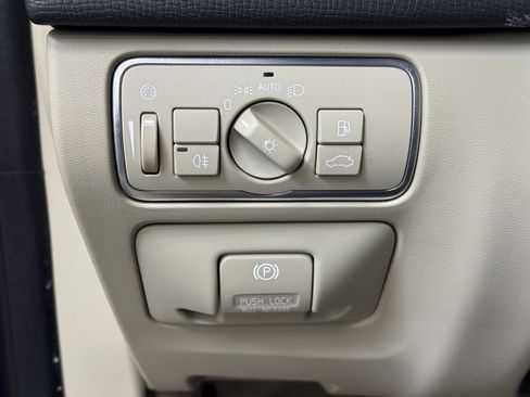 Used 2015 Volvo XC60 T5 Premier image 30