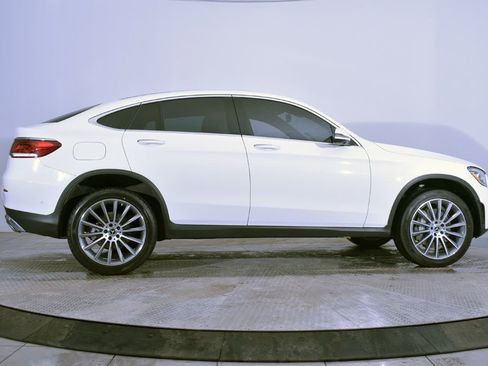 Used 2023 Mercedes-Benz GLC 300 4MATIC Coupe image 8