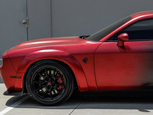 Used 2016 Dodge Challenger SRT Hellcat RWD image 18