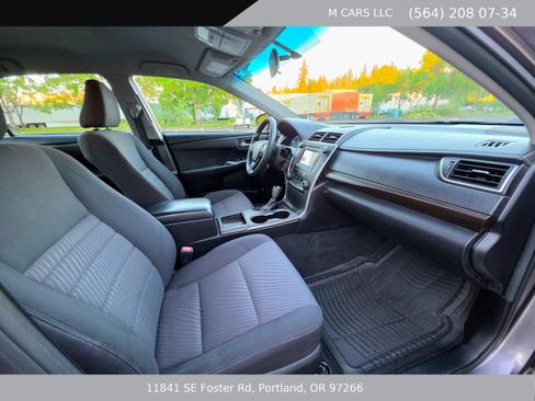 Used 2017 Toyota Camry LE FWD image 12