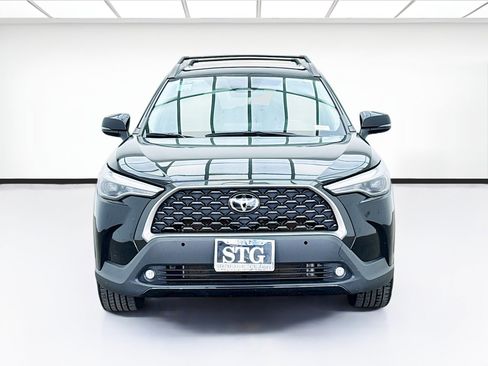 Used 2023 Toyota Corolla Cross XLE image 2