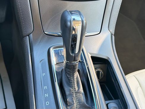 Used 2013 Lincoln MKS image 18