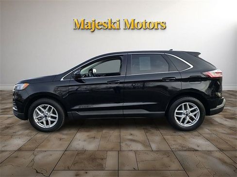 Used 2021 Ford Edge SEL w/ Convenience Package image 4