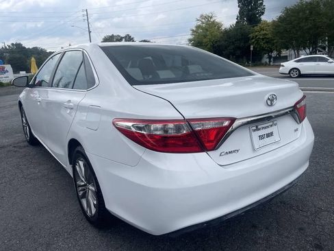 Used 2017 Toyota Camry SE FWD image 5