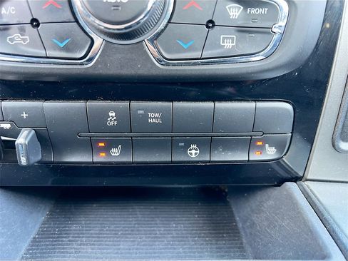 Used 2018 RAM 1500 Sport image 19