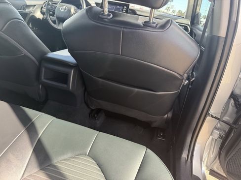 Used 2024 Toyota Camry SE image 37