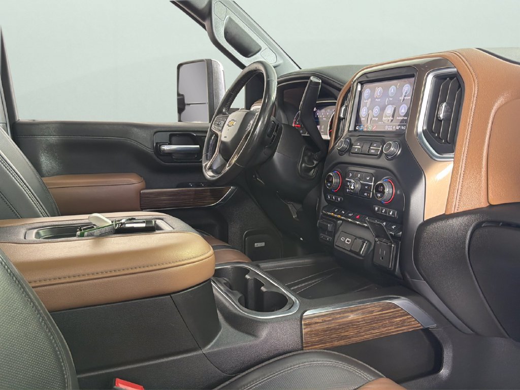 Used 2022 Chevrolet Silverado 2500 High Country w/ Technology Package AWD/4WD image 37