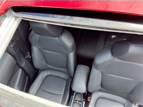 Used 2024 Toyota Corolla Cross XLE image 33