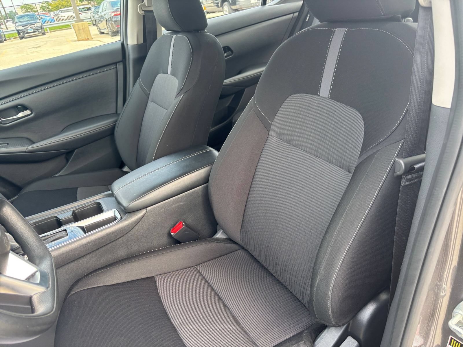 Used 2025 Nissan Sentra SV FWD image 33