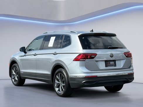 Used 2022 Volkswagen Tiguan SE FWD image 9