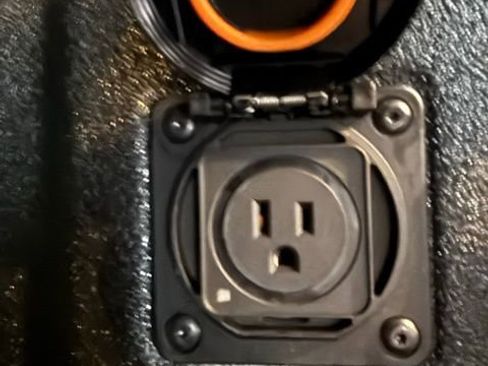 Used 2023 Chevrolet Colorado Z71 w/ Z71 Convenience Package 2 image 14