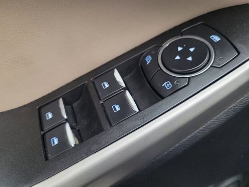 Used 2021 Ford Explorer XLT AWD/4WD image 27