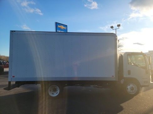 New 2025 Chevrolet Low Cab Forward image 6